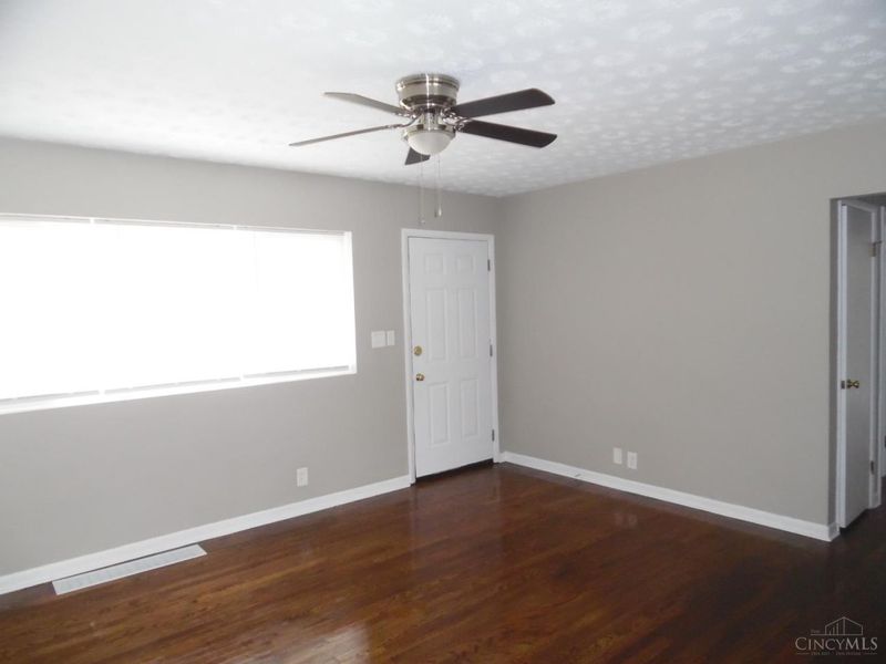 751 Springvale Drive, Hamilton, OH 45913 Photo 2