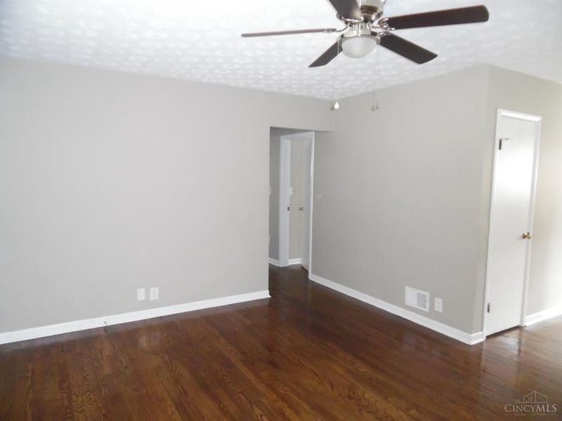 751 Springvale Drive, Hamilton, OH 45913 Photo 3