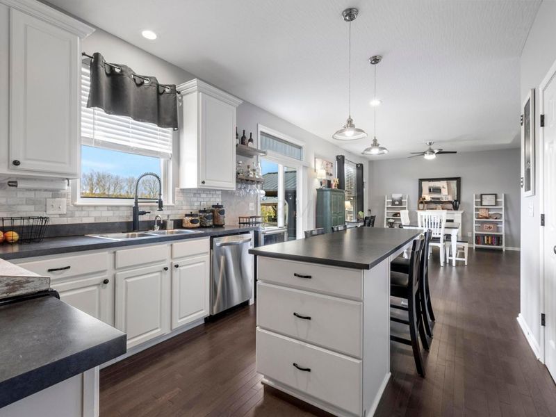 9282 Weigela Court, Plain City, OH 43064 Photo 4