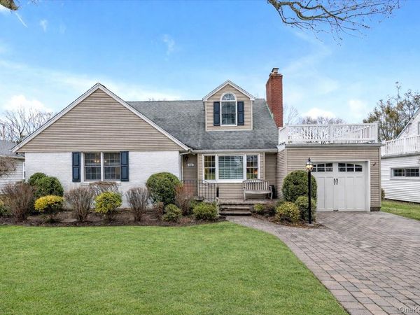 55 Vassar Street , Garden City, NY 11530