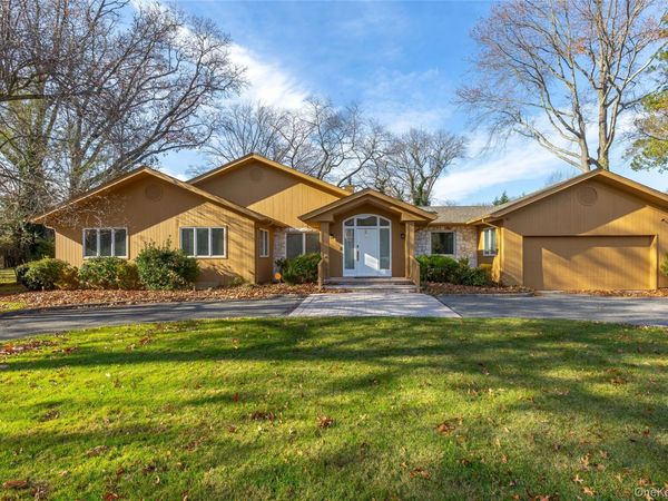 79 Meadow Woods Road , Great Neck, NY 11020