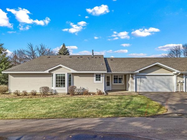 1237 Hilo Avenue N, Oakdale, MN 55128