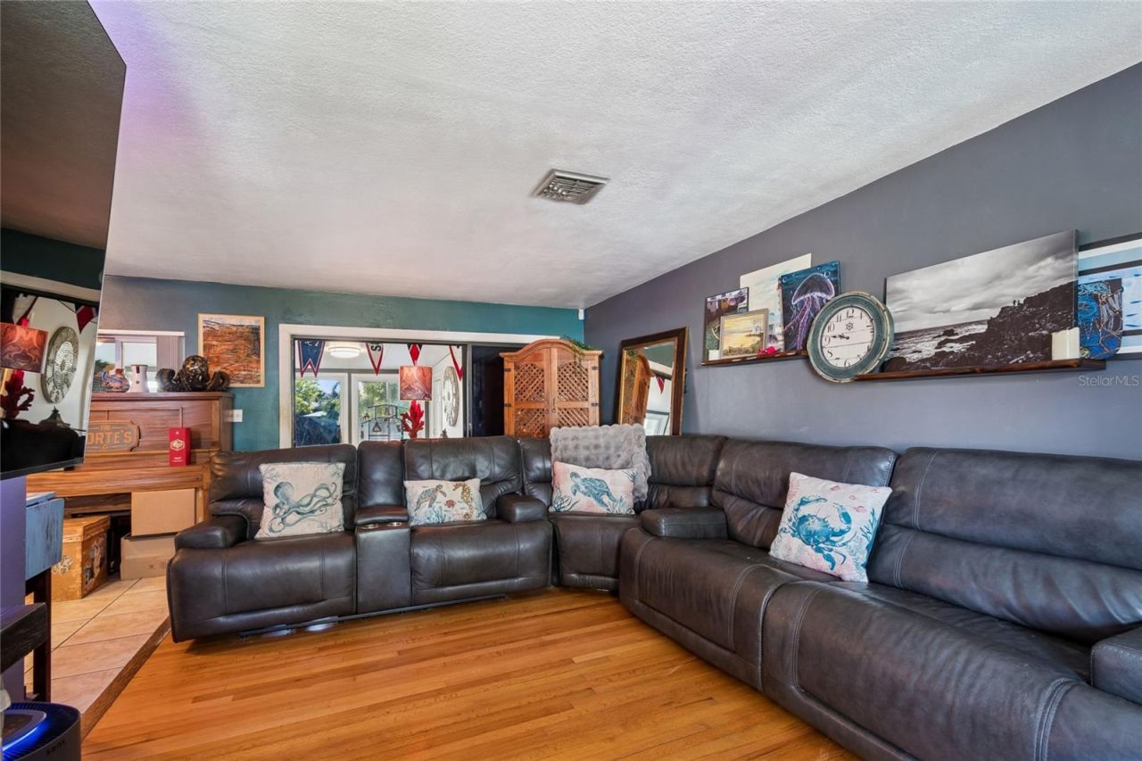 2120 Coronada Way S, Saint Petersburg, FL 33712 Photo