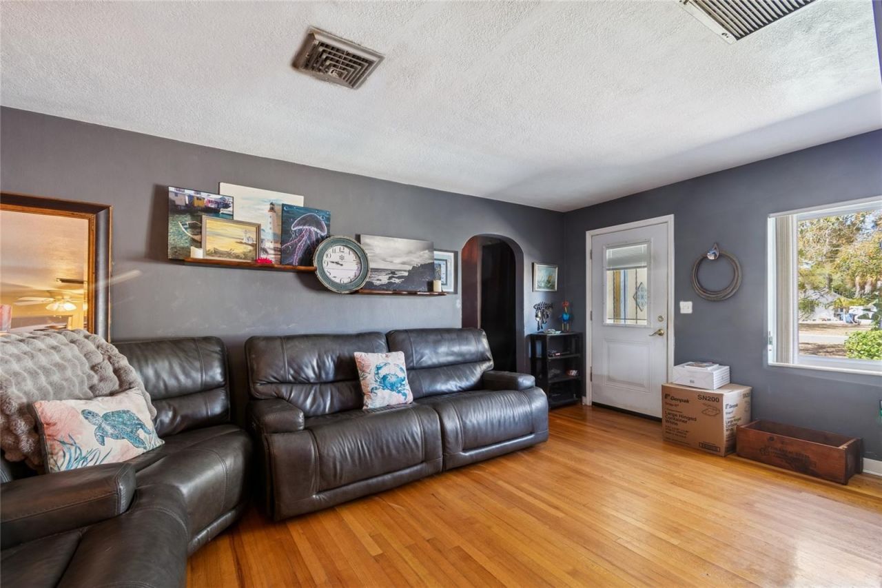 2120 Coronada Way S, Saint Petersburg, FL 33712 Photo