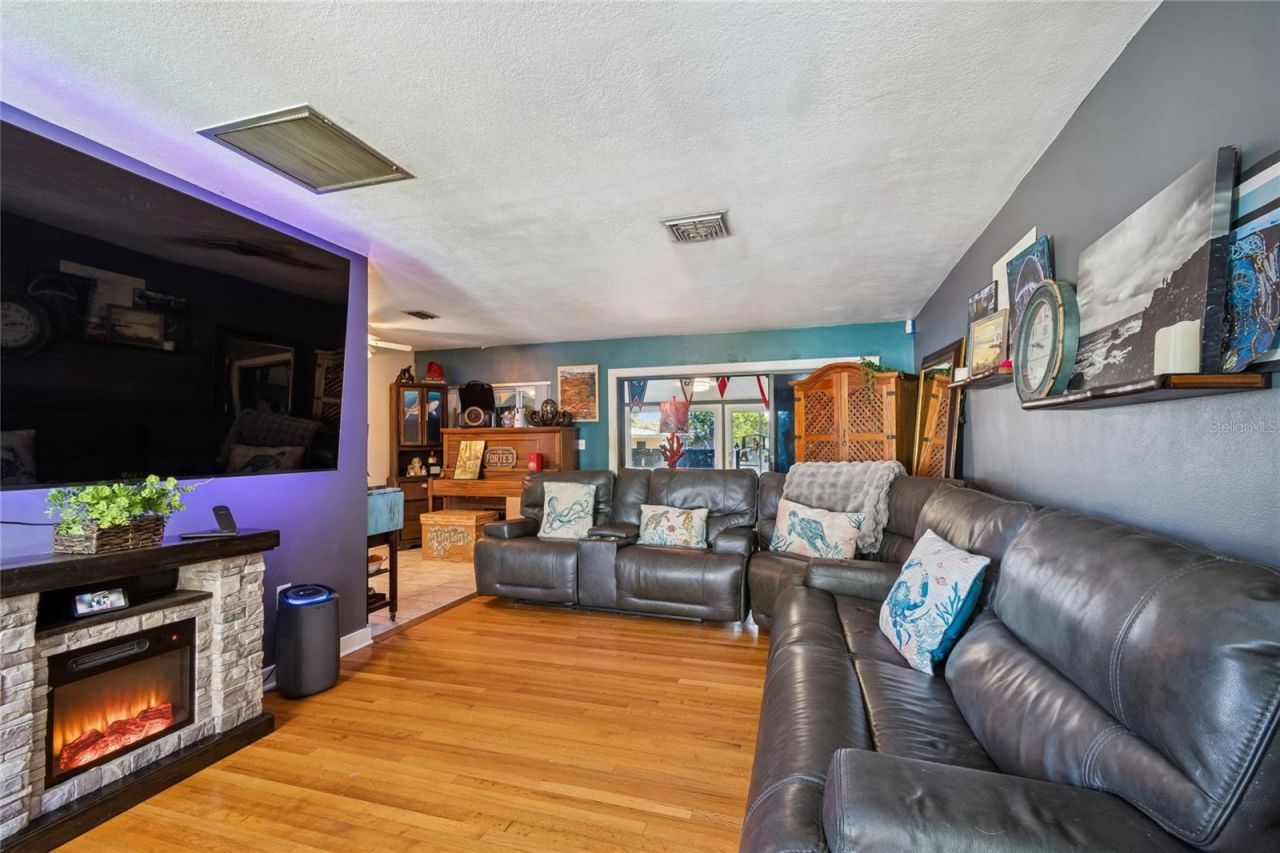 2120 Coronada Way S, Saint Petersburg, FL 33712 Photo