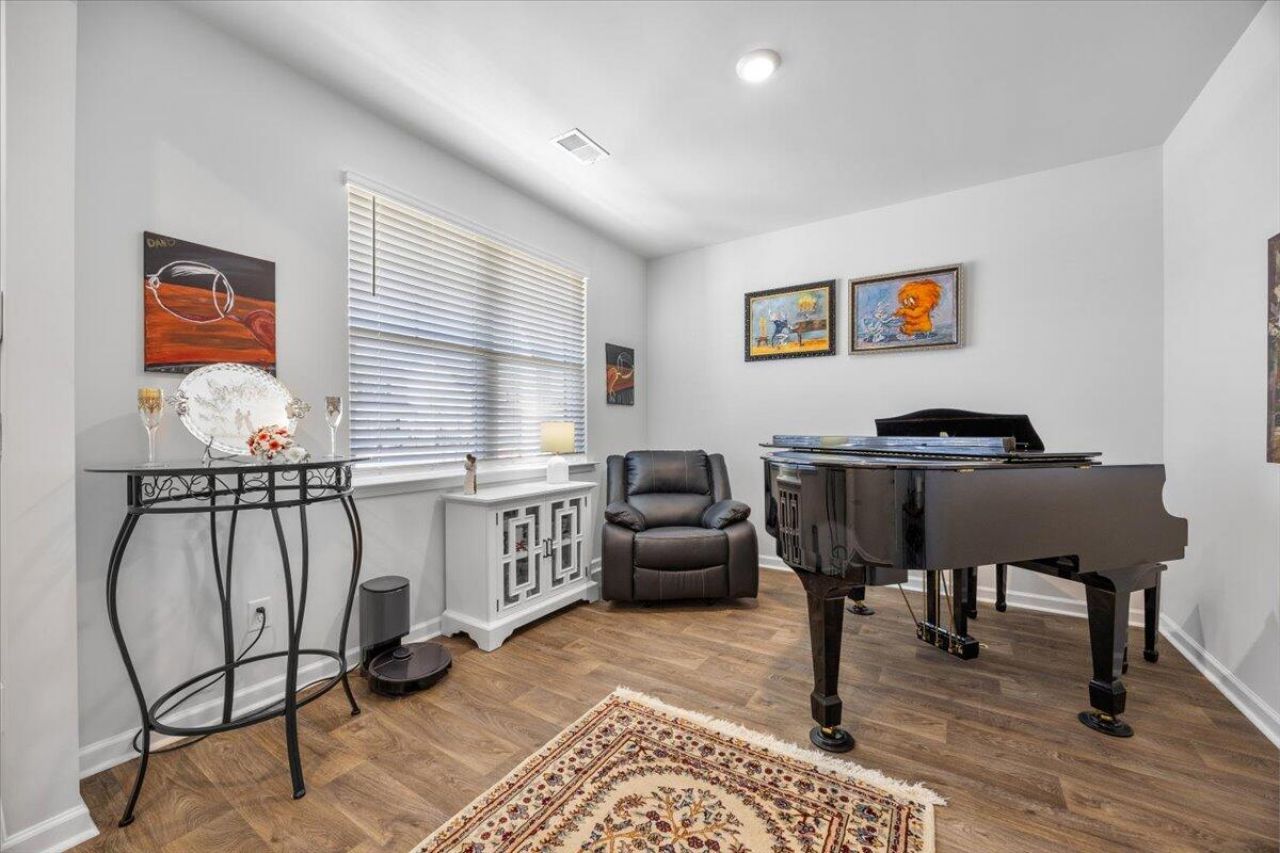 422 Cedarview Road Photo 8