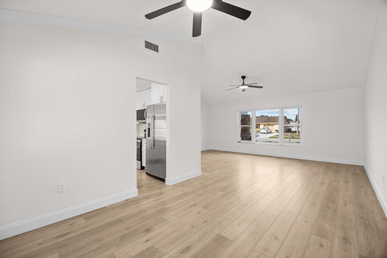 218 Las Palmas Street, Royal Palm Beach, FL 33411 Photo