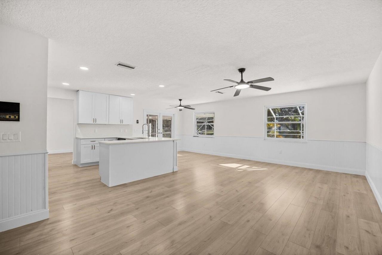 218 Las Palmas Street, Royal Palm Beach, FL 33411 Photo