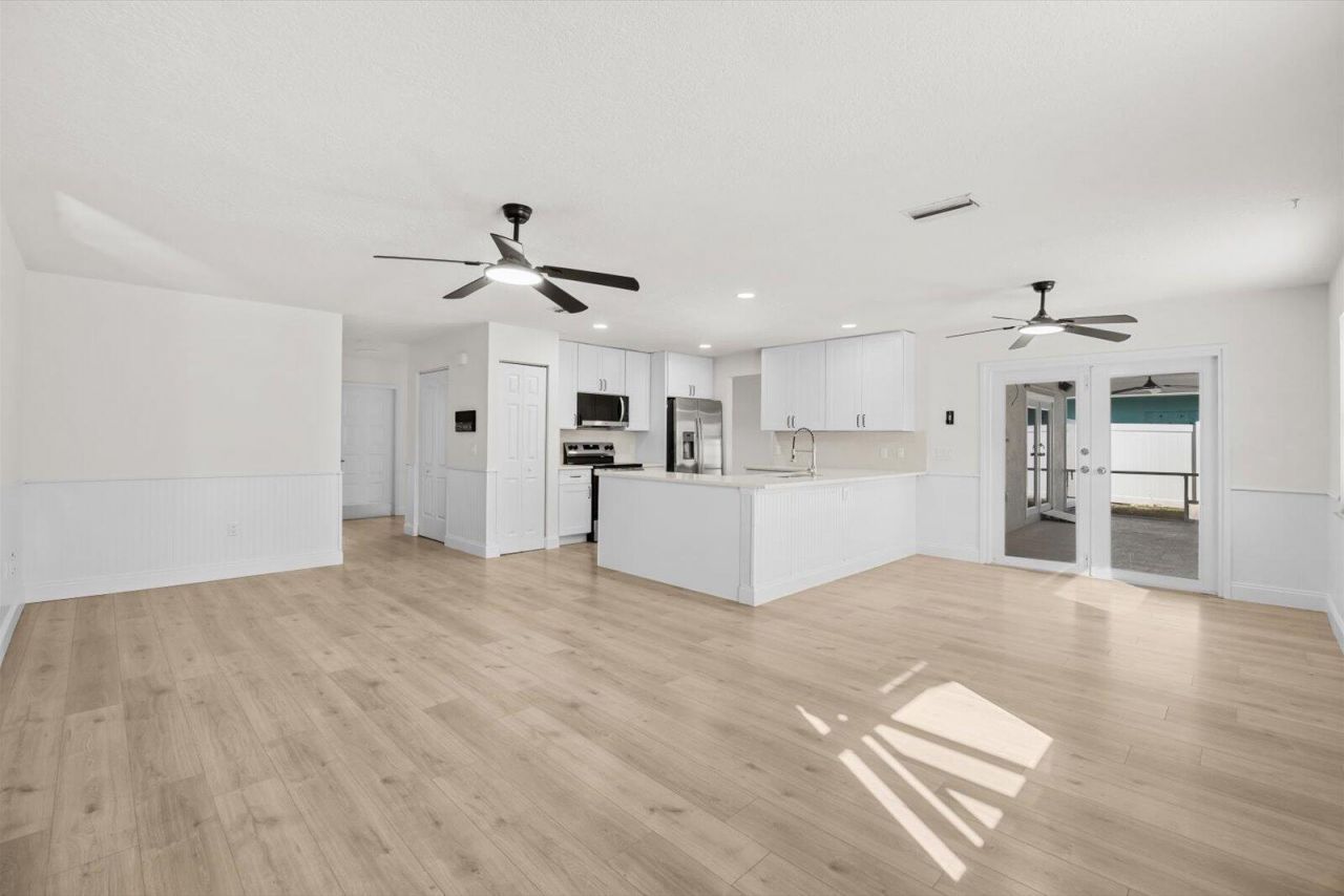 218 Las Palmas Street, Royal Palm Beach, FL 33411 Photo