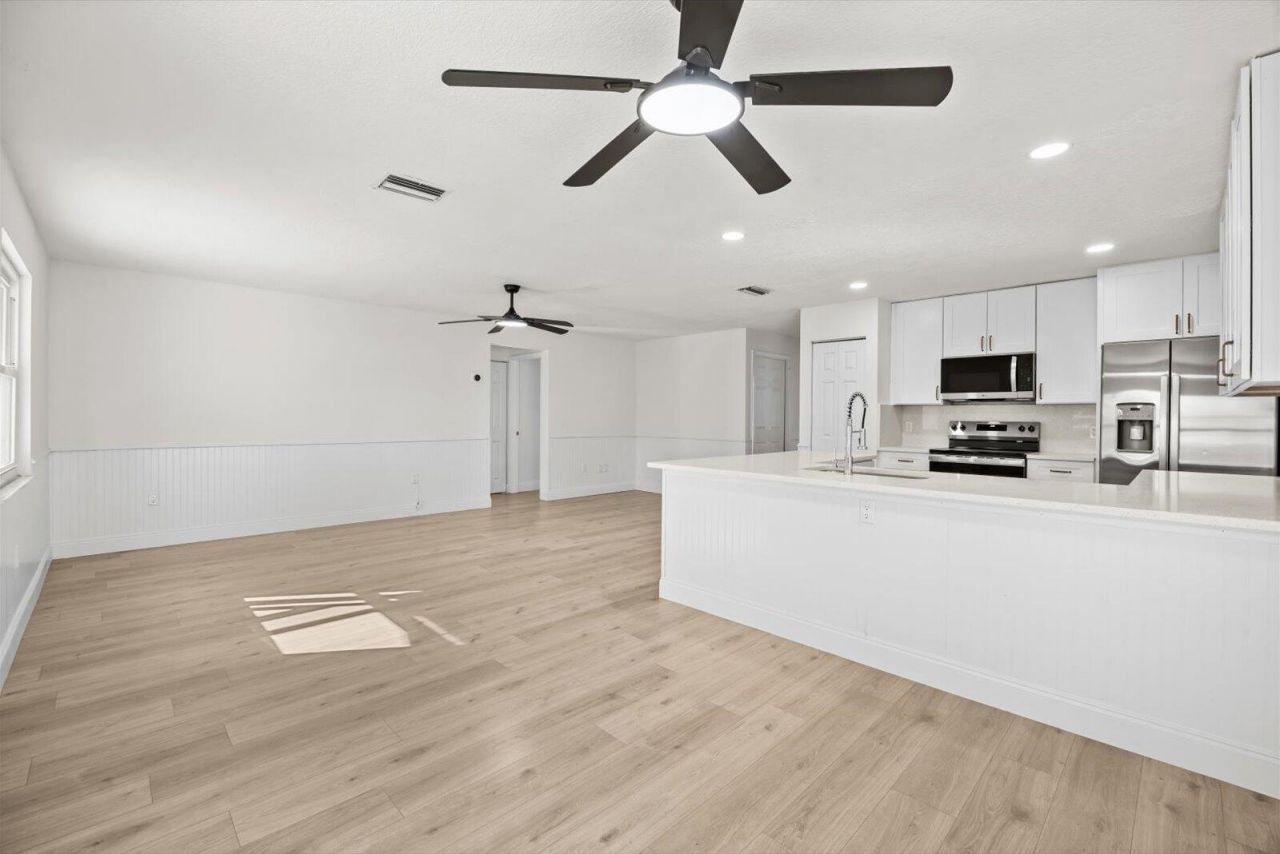 218 Las Palmas Street, Royal Palm Beach, FL 33411 Photo