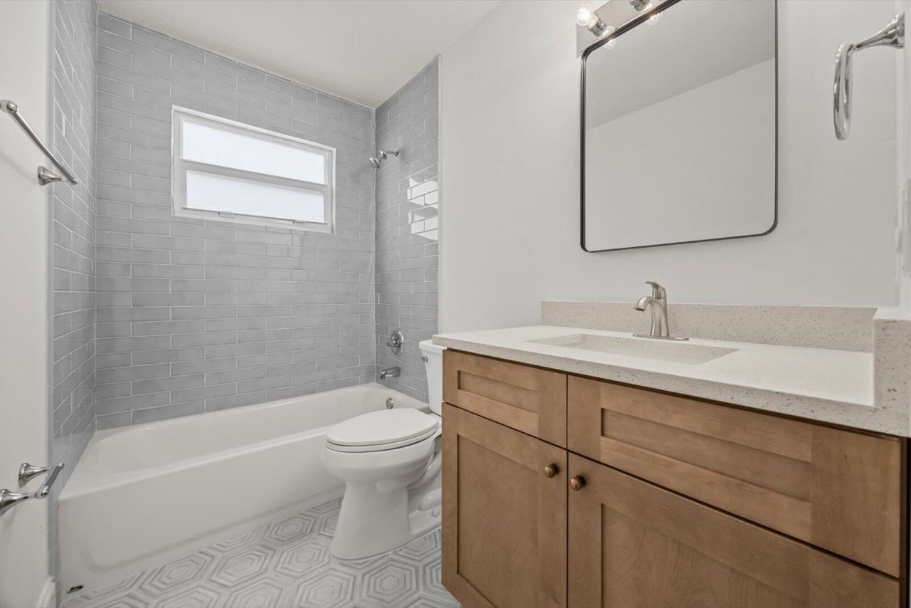 218 Las Palmas Street, Royal Palm Beach, FL 33411 Photo