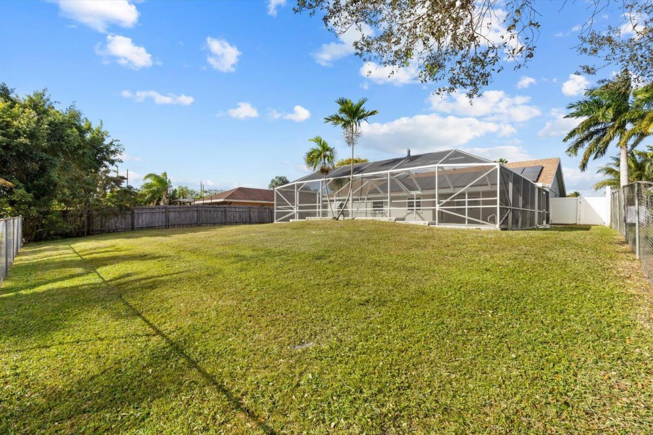 218 Las Palmas Street, Royal Palm Beach, FL 33411 Photo