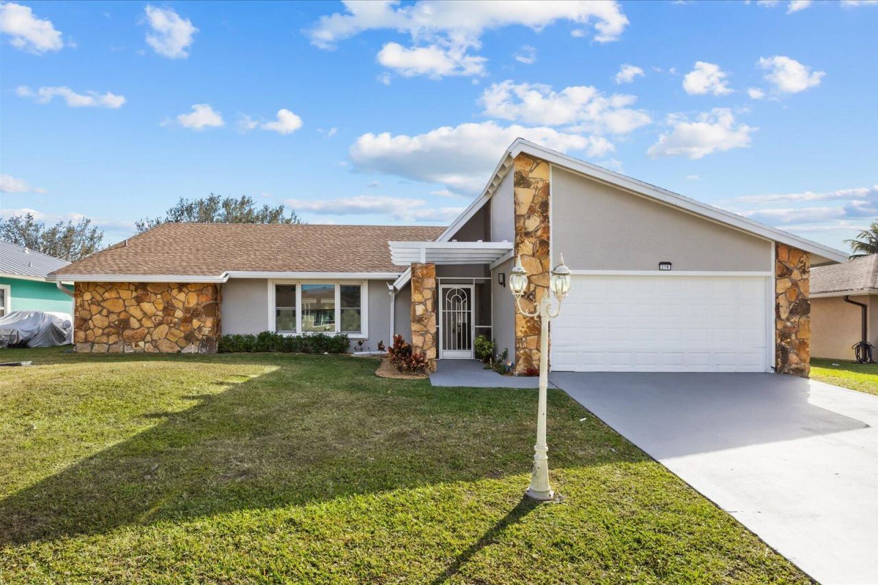 218 Las Palmas Street, Royal Palm Beach, FL 33411 Photo