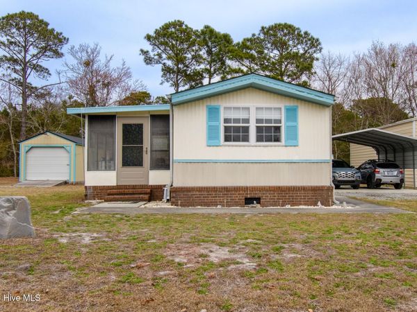 1602 Pelican Place SW, Shallotte, NC 28470