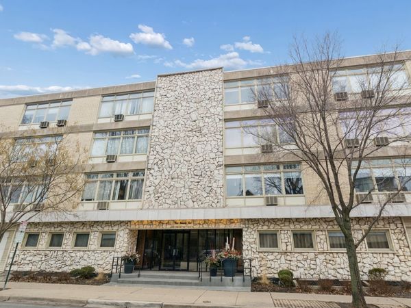 222 N Marion Street , Unit 2J, Oak Park, IL 60302