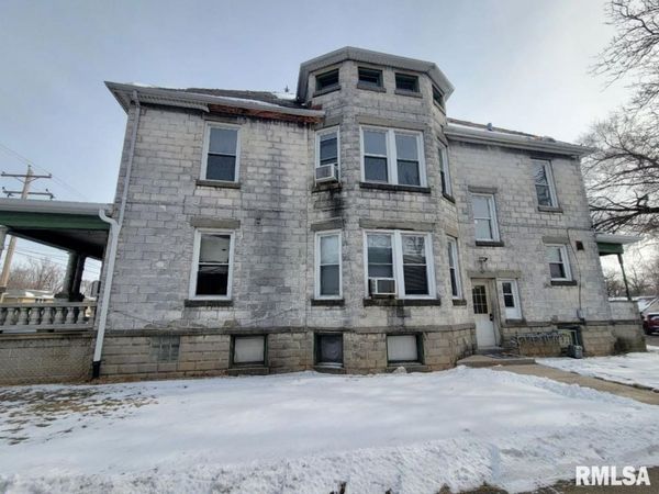 1102 E FRYE Avenue, Peoria, IL 61603