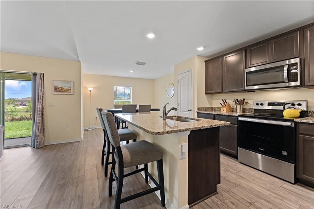 250 Lisette St, Fort Myers, FL 33913 Main Photo