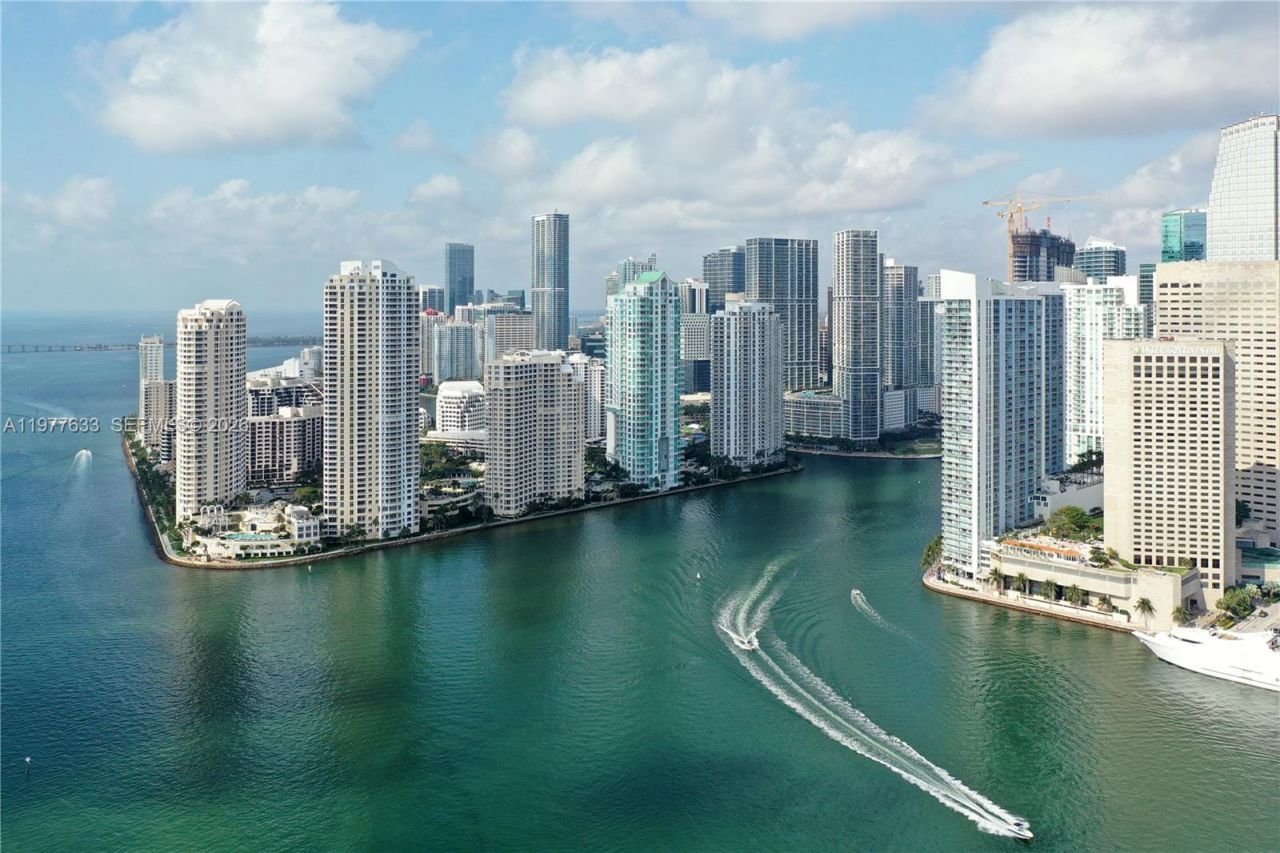 1700 NW North River Dr, Miami, FL 33125 Photo