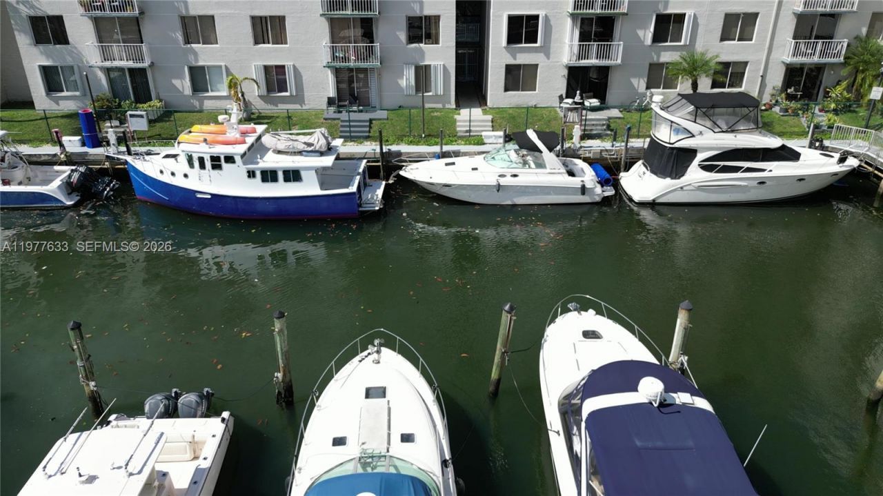 1700 NW North River Dr , Miami, FL 33125 Photo