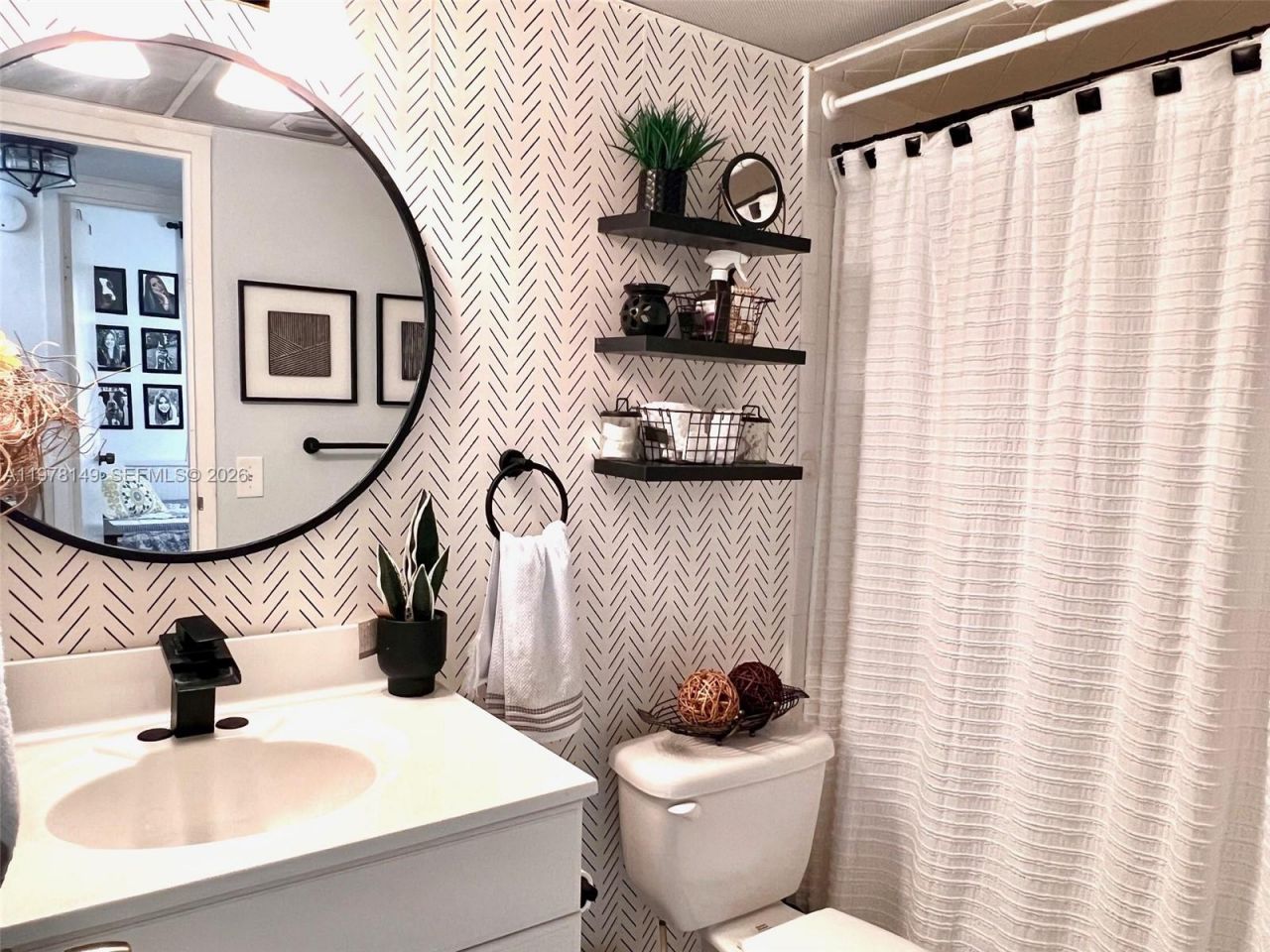 2811 Somerset Dr, Unit 211, Lauderdale Lakes, FL 33311 Photo