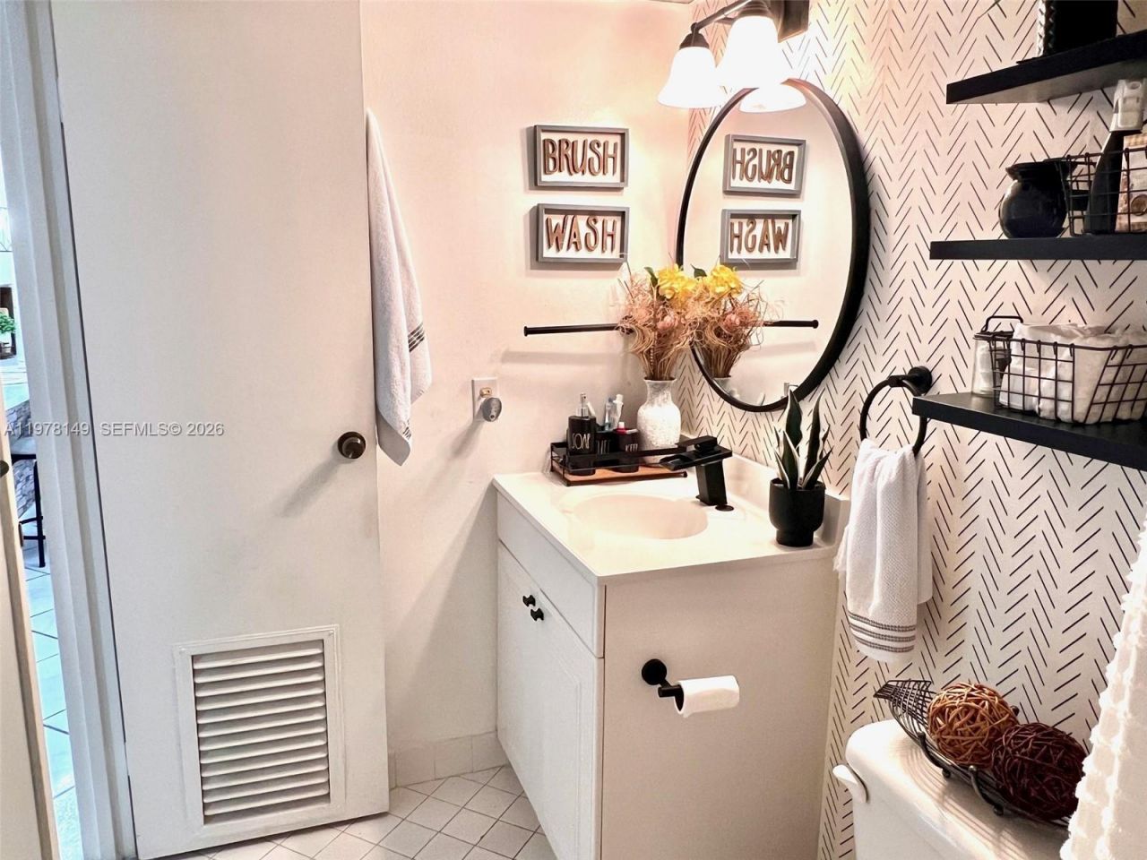 2811 Somerset Dr, Unit 211, Lauderdale Lakes, FL 33311 Photo