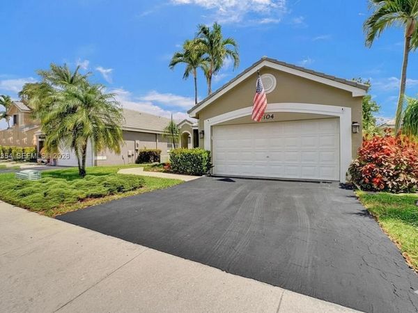 2704 Pinewood Ct , Davie, FL 33328