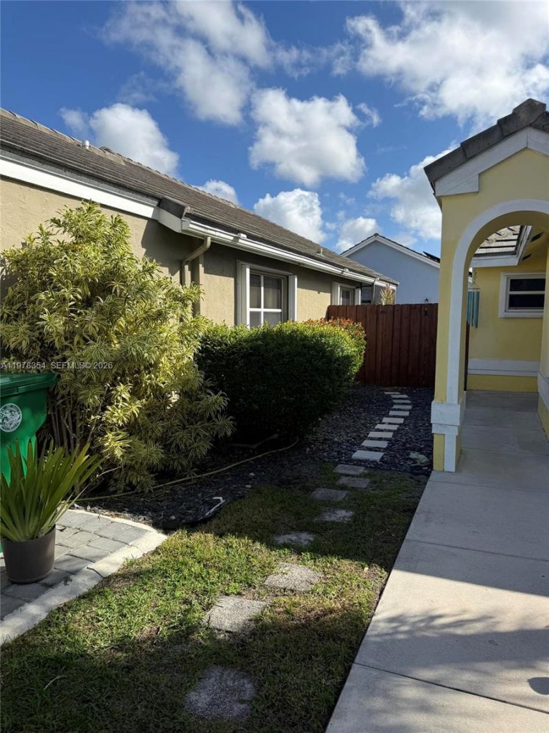 2704 Pinewood Ct , Davie, FL 33328 Photo