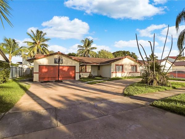 15255 SW 99th Ct , Miami, FL 33157