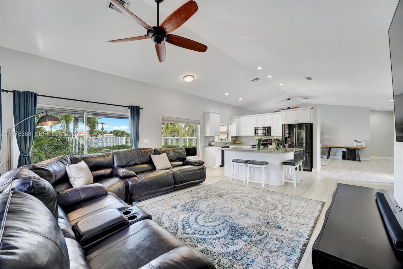 3833 Cypress Lake Dr , Lake Worth, FL 33467 Photo