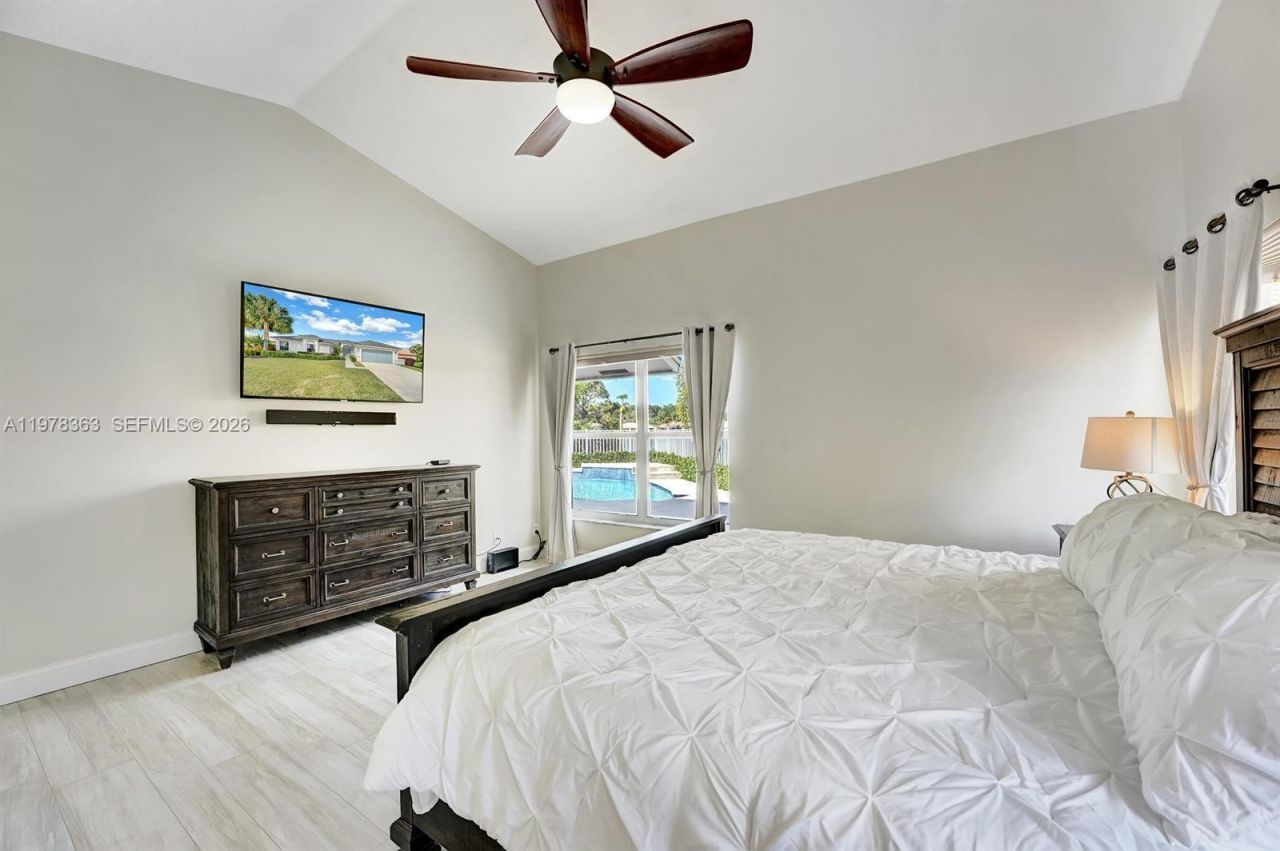 3833 Cypress Lake Dr , Lake Worth, FL 33467 Photo