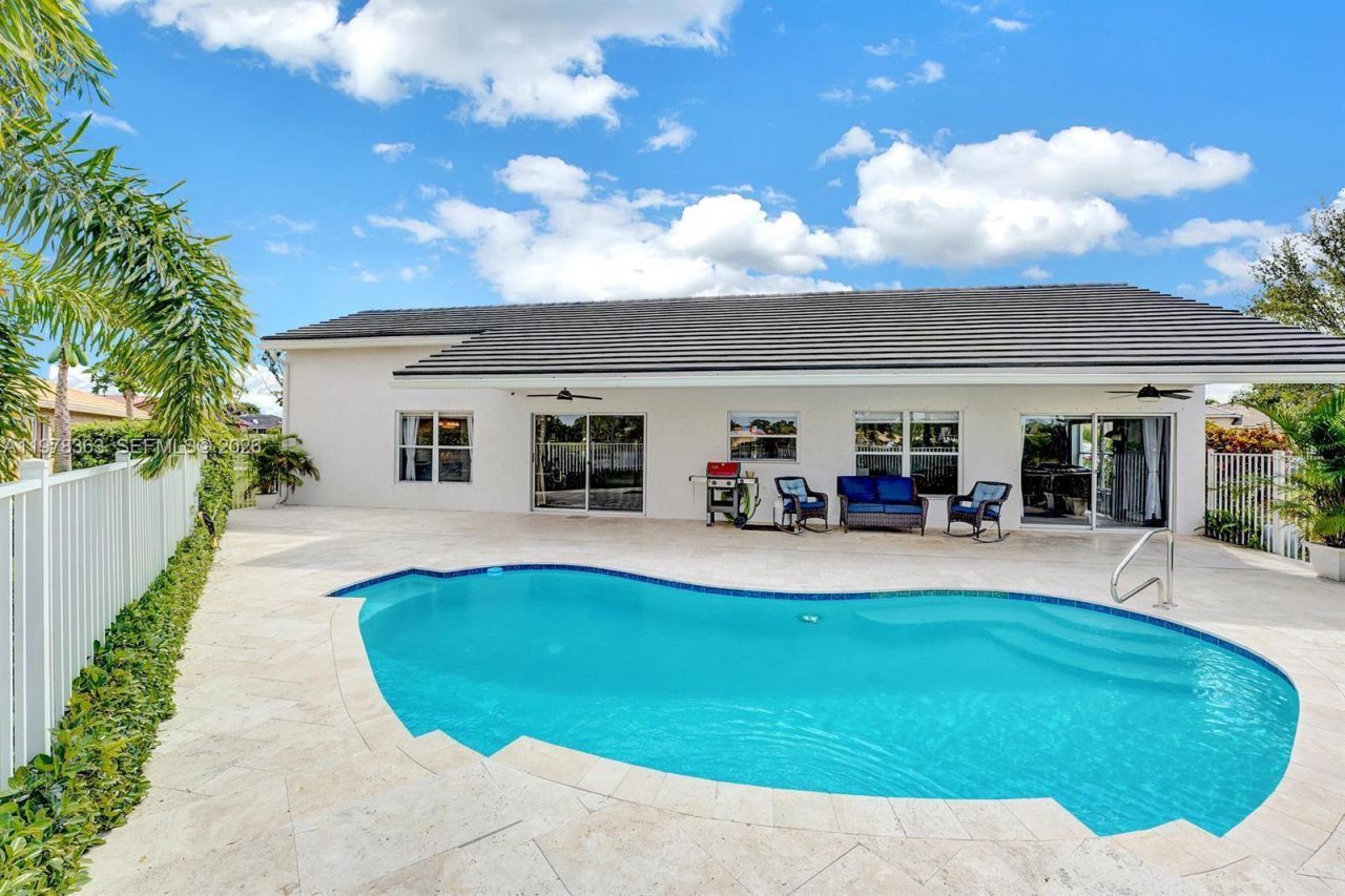 3833 Cypress Lake Dr , Lake Worth, FL 33467 Photo