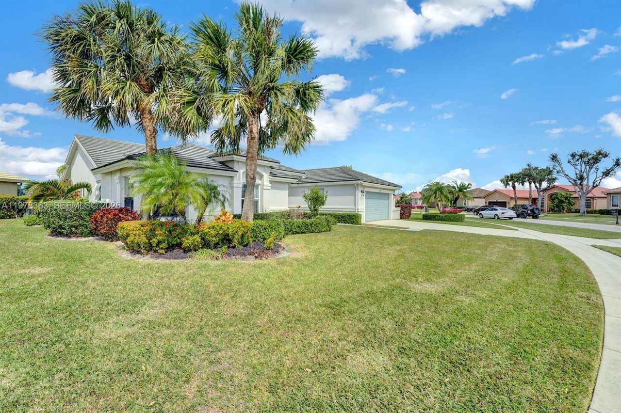 3833 Cypress Lake Dr , Lake Worth, FL 33467 Photo