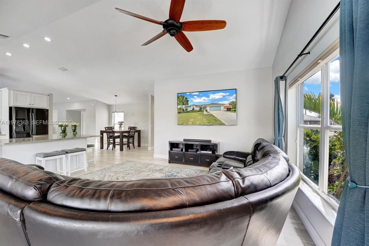 3833 Cypress Lake Dr , Lake Worth, FL 33467 Photo