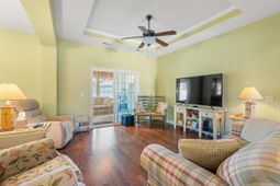 237 Cloverleaf Dr. photo 4