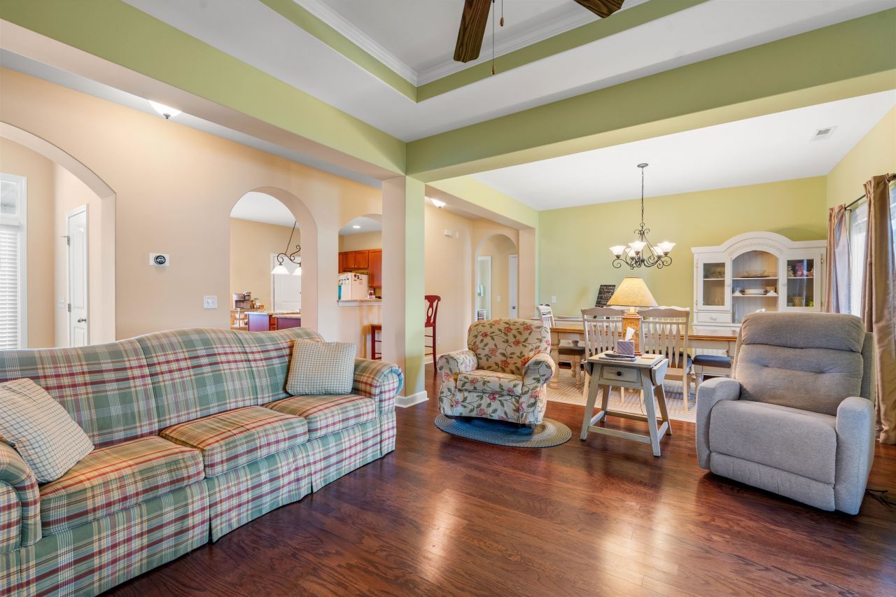 237 Cloverleaf Dr. Photo 5