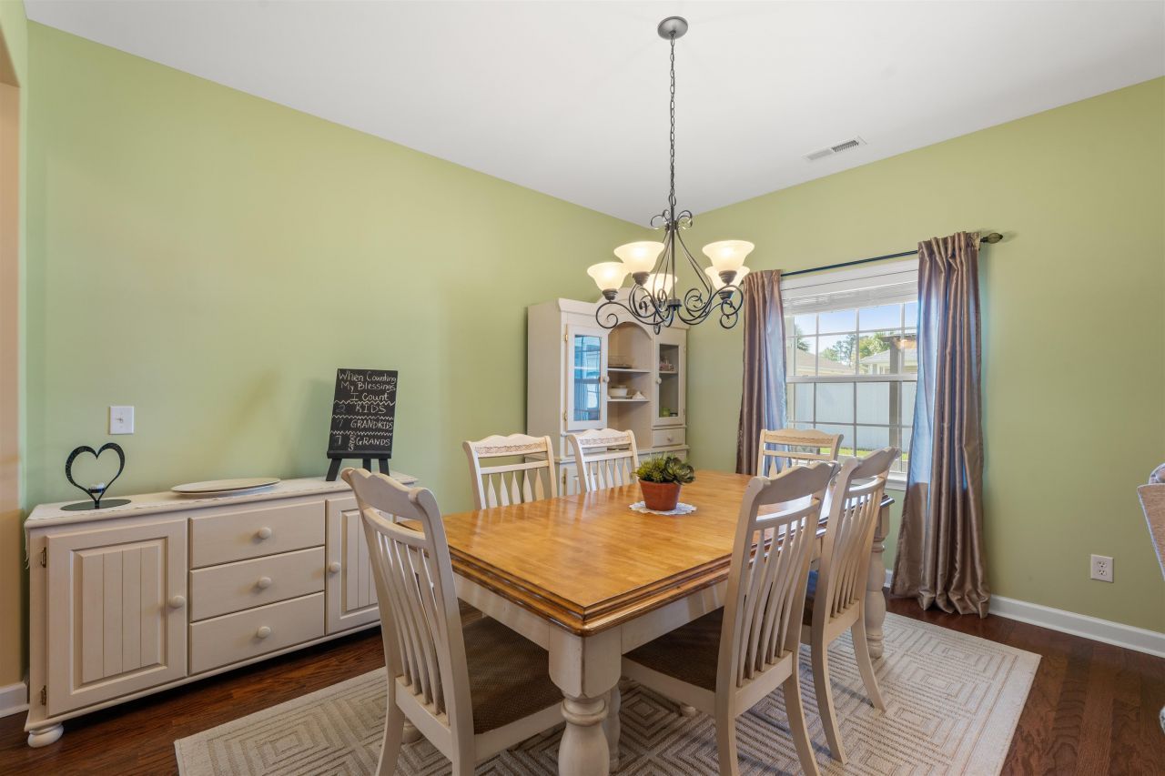 237 Cloverleaf Dr. Photo 6