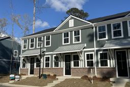 475 Martins Creek Boulevard photo 4