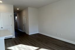 475 Martins Creek Boulevard photo 4