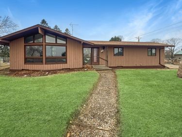 511 Guide Street N, Welcome, MN 56181