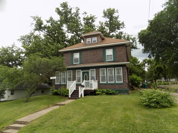 1009 South Street, Jackson, MN 56143