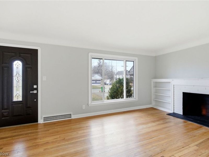 295 E 276th Street, Euclid, OH 44132 Photo 2