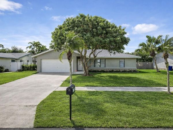 129 Bilbao Street, Royal Palm Beach, FL 33411