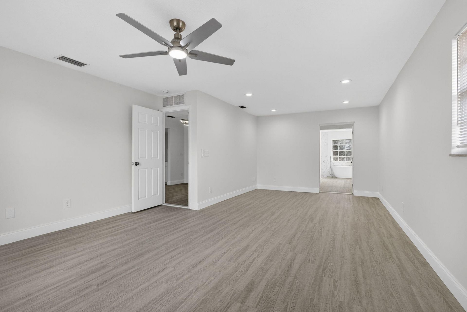 129 Bilbao Street, Royal Palm Beach, FL 33411 Photo