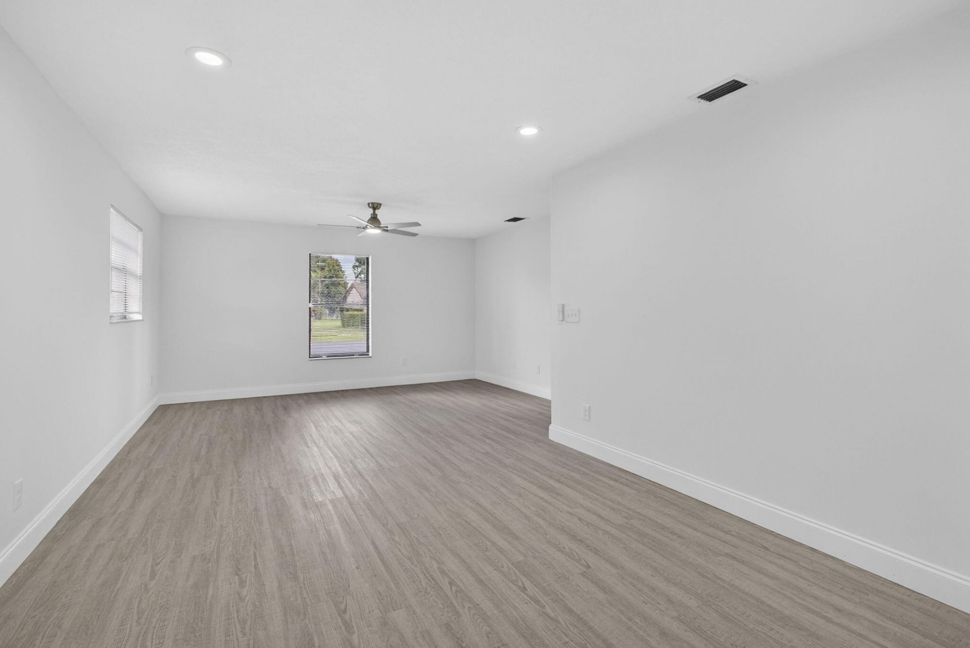 129 Bilbao Street, Royal Palm Beach, FL 33411 Photo