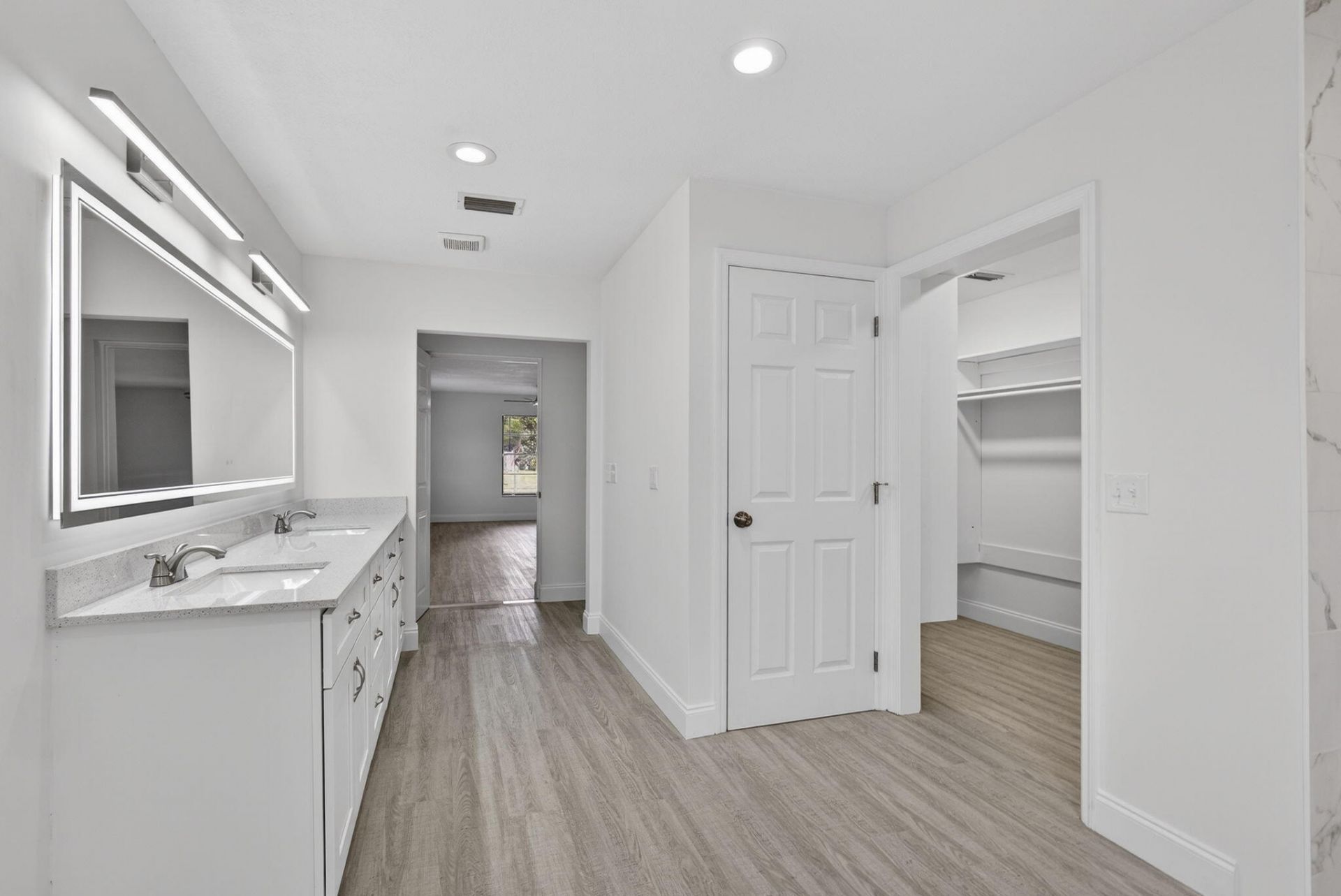 129 Bilbao Street, Royal Palm Beach, FL 33411 Photo