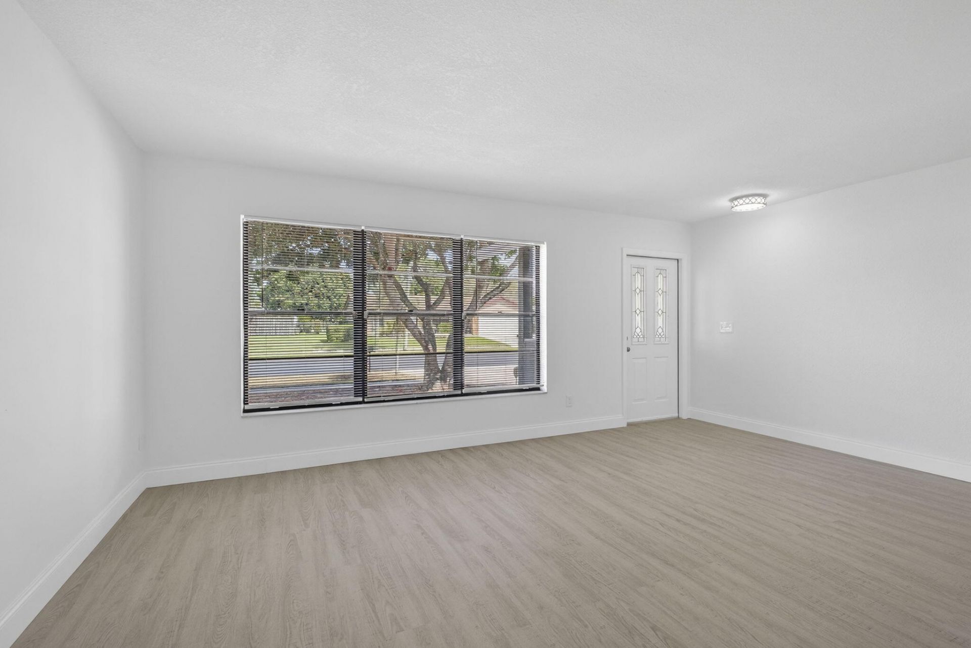 129 Bilbao Street, Royal Palm Beach, FL 33411 Photo