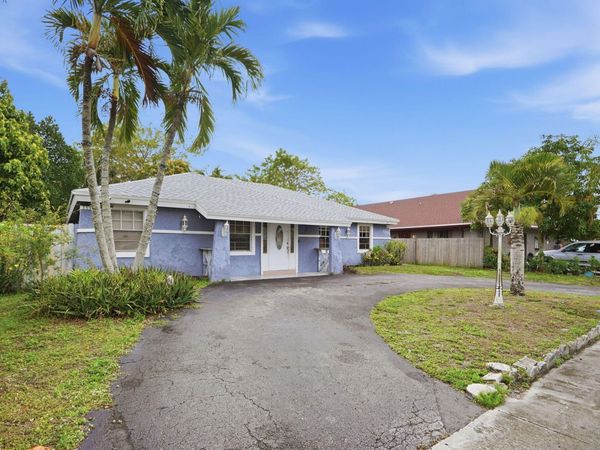 1301 SW 75th Avenue, North Lauderdale, FL 33068