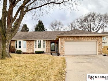 13253 Lake Street , Omaha, NE 68164