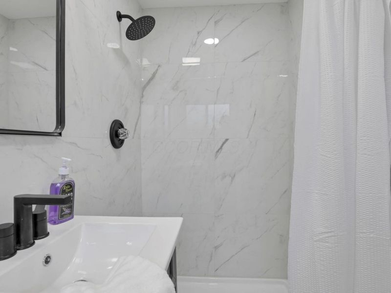 5524 Driftwood Road , Columbus, OH 43229 Photo 27