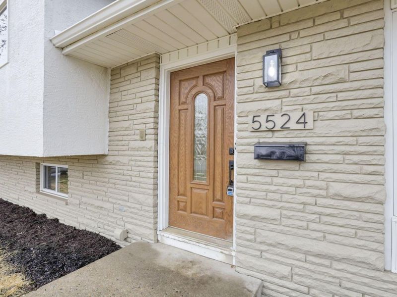 5524 Driftwood Road , Columbus, OH 43229 Photo 4